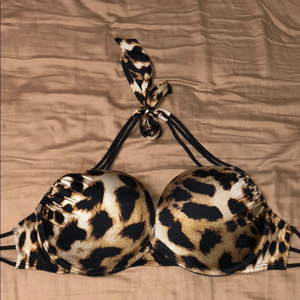 Victoria’s Secret bombshell bikini top